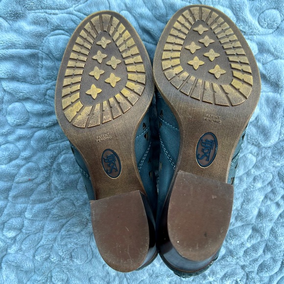 GUC Sofft Laser-Cut Heeled Ankle Boot size 8 - Picture 9 of 10